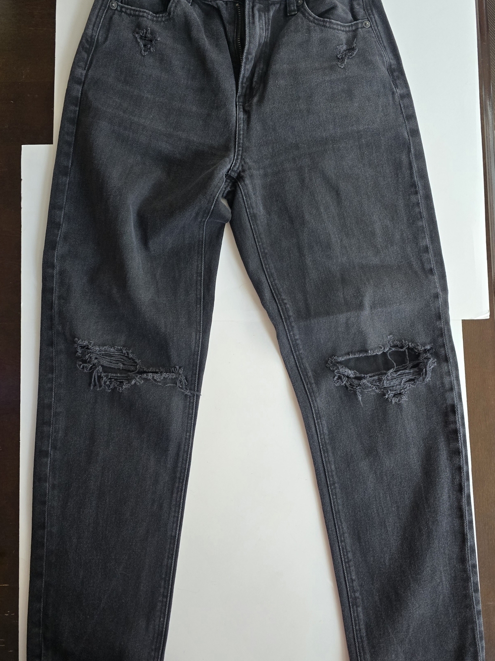 American Eagle Outfitters Women's Black Straight Leg Distressed Jeans